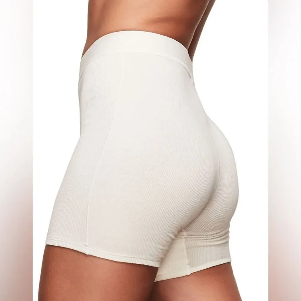SKIMS Stretch Cotton Rib Boxers size XXS‎ & Large color Stone NWT in packaging